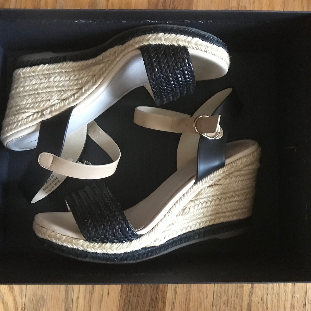 Shoe Mint Black Strappy espadrille Wedge Sandals 8